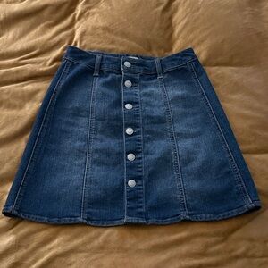 Button denim skirt